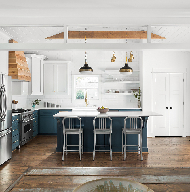 Two toned Farmhouse Kitchen Design Two-toned Kitchen Paint Color Upper Cabinets Benjamin Moore White Dove Lower Cabinets Yorktowne Green by Benjamin Moore Two toned Farmhouse Kitchen #Twotonedkitchen #FarmhouseKitchen