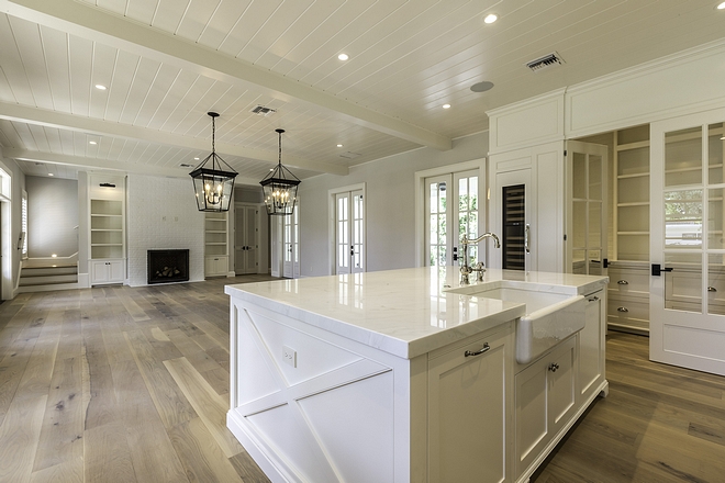 Benjamin Moore White Dove OC 17 Floor to ceiling Benjamin Moore White Dove OC 17 Benjamin Moore White Dove OC 17 with wide plank hardwood flooring Benjamin Moore White Dove OC 17 #BenjaminMooreWhiteDoveOC17 #BenjaminMoore #WhiteDove #OC17 #BenjaminMooreWhiteDove