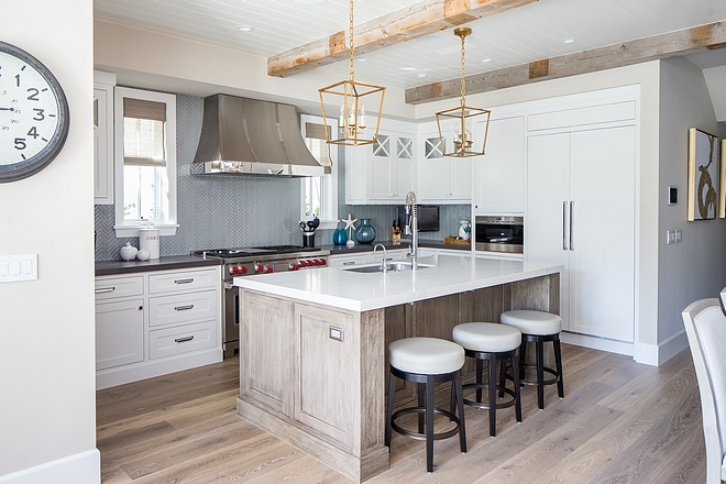 Dunn Edwards Fine Grain kitchen paint color with natural white oak hardwood floors and beamed ceiling Dunn Edwards DE6213 Fine Grain #DunnEdwardsFineGrain