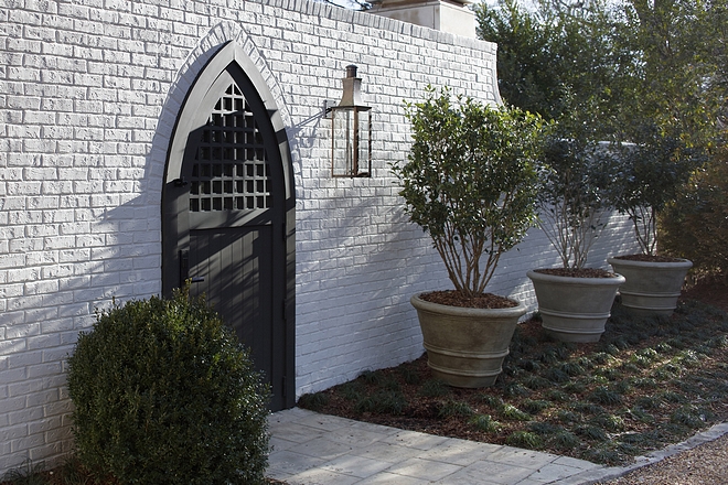 Benjamin Moore OC-30 Oxford White Warm White Brick Paint Color Benjamin Moore OC-30 Oxford White Benjamin Moore OC-30 Oxford White Best for exteriors Benjamin Moore OC-30 Oxford White #brick #warmwhite #exteriorbrick #paintedbrick #BenjaminMooreOC30OxfordWhite #BenjaminMooreOxfordWhite