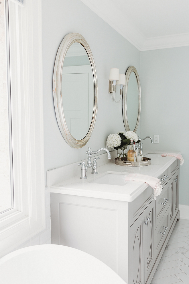 Benjamin Moore OC-52 Gray Owl The Master Bathroom is painted Benjamin Moore OC-52 Gray Owl Benjamin Moore OC-52 Gray Owl Benjamin Moore OC-52 Gray Owl #BenjaminMooreOC52GrayOwl #BenjaminMooreOC52 #BenjaminMooreGrayOwl #BenjaminMoorepaintcolor