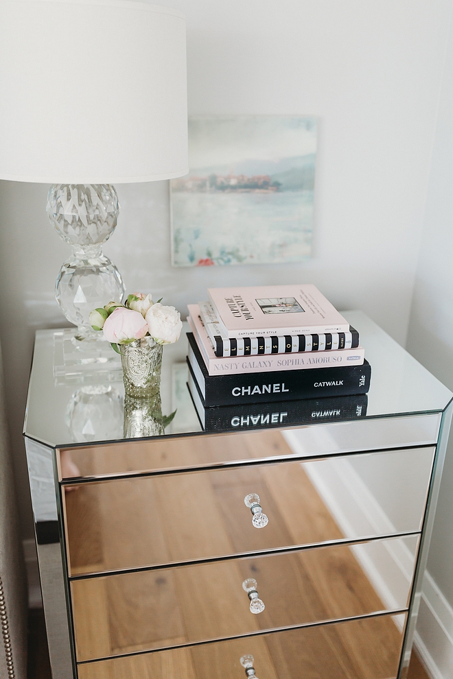 Bedroom Nightstand Decor Delicate feminine nightstand styling ideas Bedroom Nightstand Decor Delicate feminine nightstand styling #BedroomNightstandDecor #NightstandDecor #nightstandstyling