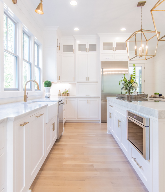 Extra White by Sherwin Williams Very Crisp White Kitchen Cabinet Paint Color Extra White by Sherwin Williams Extra White by Sherwin Williams Crisp white kitchen paint color #ExtraWhitebySherwinWilliams #crispwhitekitchen #cabinet #paintcolor #crispwhitekitchenpaintcolor