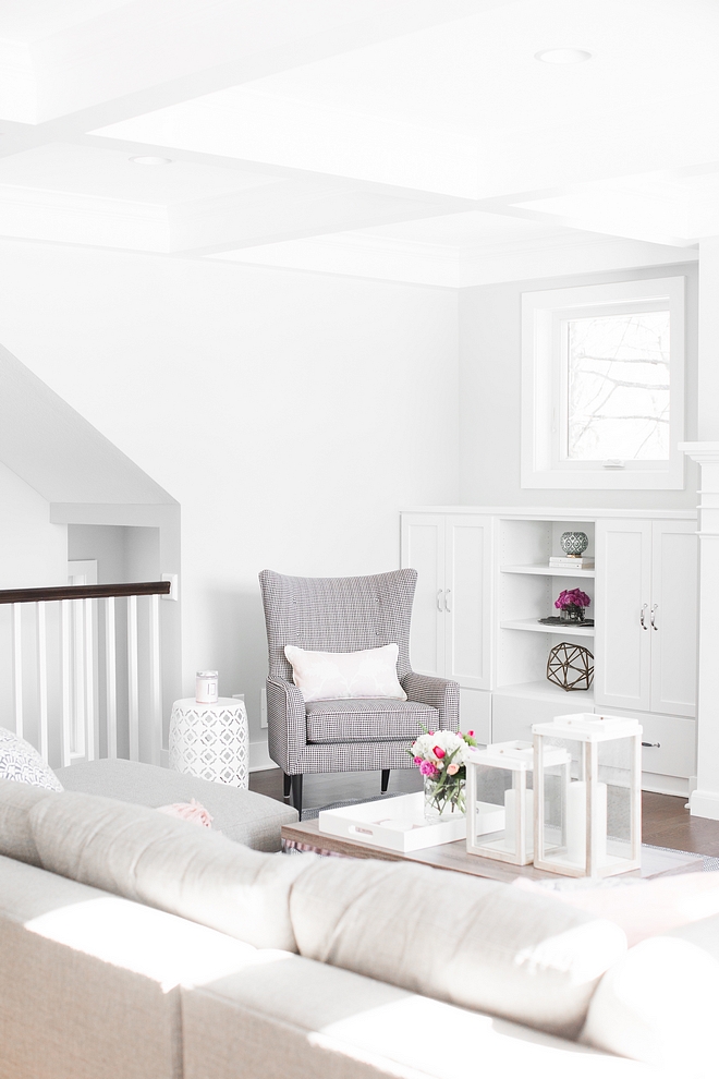 Benjamin Moore Decorator's White Benjamin Moore Decorator's White Paint color Benjamin Moore Decorator's White #BenjaminMooreDecoratorsWhite