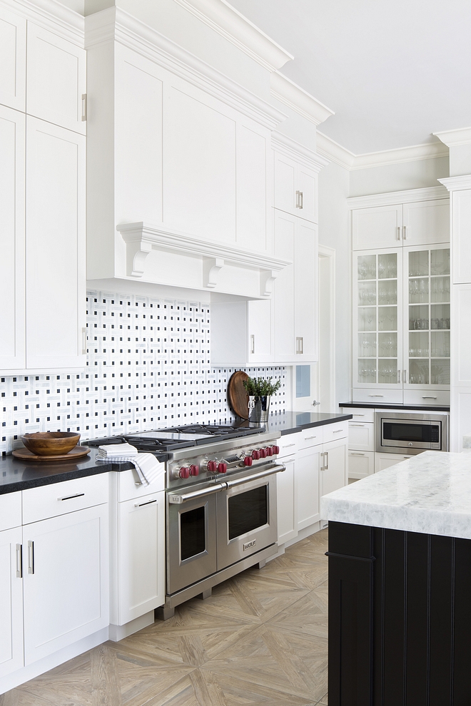 Benjamin Moore White Dove Kitchen cabinet Benjamin Moore White Dove Kitchen cabinet paint color #BenjaminMooreWhiteDove #BenjaminMoore #WhiteDove #kitchen #cabinet #paintcolor