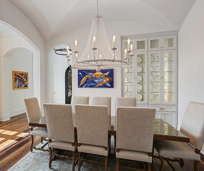 Chandelier Dining room chandelier source on Home Bunch #Chandelier #Diningroom #Diningroomchandelier