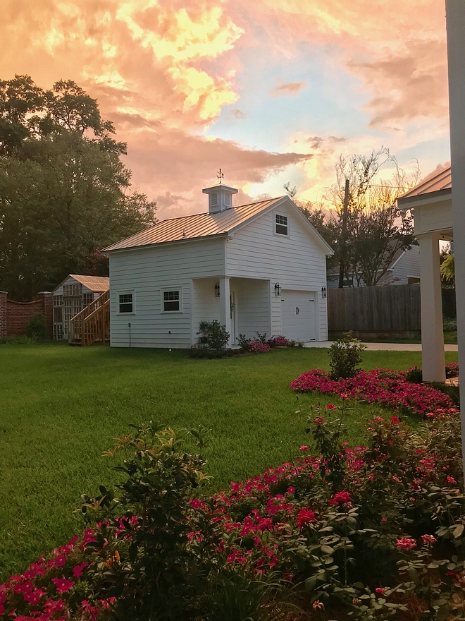 Farmhouse Deatched Garage It's so beautiful that it looks like a painting Farmhouse Deatched Garage Farmhouse Deatched Garage #FarmhouseDeatchedGarage #FarmhouseGarage #DeatchedGarage