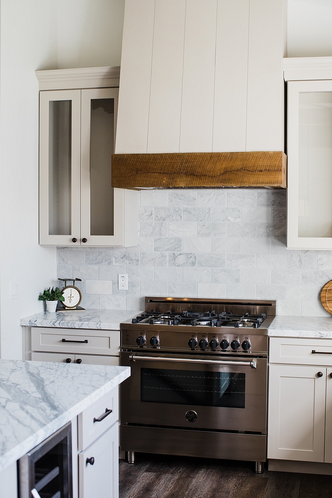 Backsplash Kitchen carrara marble backsplash Kitchen backsplash is 4”x8” tumbled carrara marble #Backsplash #Kitchenbacksplash #carraramarble #backsplash