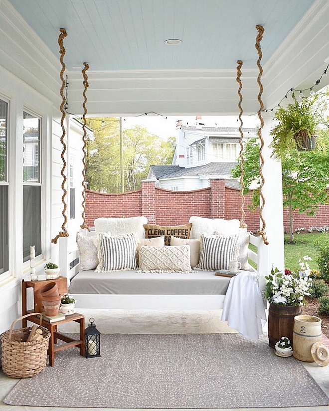 Porch bedswings Farmhouse bedswings Farmhouse bedswing ideas Farmhouse bedswings #Farmhouse #bedswings 