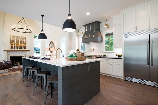 Benjamin Moore White Dove Perimeter Cabinet with Benjamin Moore Kendall Charcoal kitchen island and hood Kichen paint color #Kichenpaintcolor #BenjaminMooreWhite Dove #BenjaminMooreKendallCharcoal