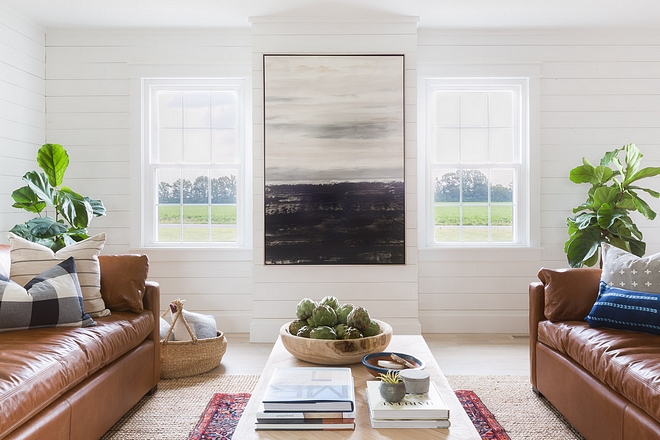 Farmhouse Home Renovation The white shiplap walls, custom finished white oak flooring and Carrara marble are both pretty and practical and are carried throughout the entire home 2540 Love ©AlyssaRosenheck #FarmhouseHomeRenovation #Farmhouse #Renovation