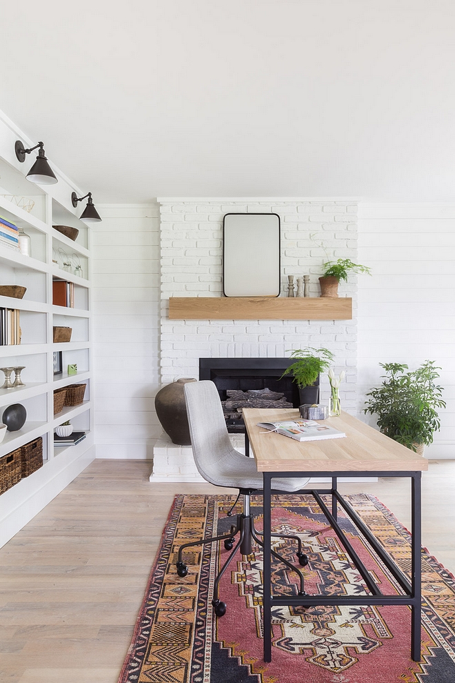 Modern Farmhouse Home Office Modern Farmhouse office We layered a vintage rug in the office space and added a custom made desk 2540 Love ©AlyssaRosenheck #modernfarmhouse #moderfarmhousehomeoffice #homeoffice