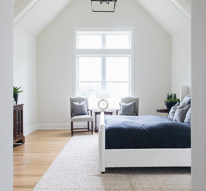 Bedroom vaulted ceiling with beams This gorgeous master bedroom features impressive vaulted ceiling with beams #bedroom #vaultedceilingwithbeams