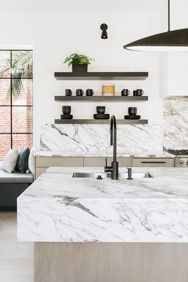 Calcutta Cervaoile Honed Marble countertop and slab backsplash Calcutta Cervaoile Honed Marble Stunning marble Calcutta Cervaoile Honed Marble #CalcuttaCervaoile #CalcuttaCervaoilemarble #HonedMarble