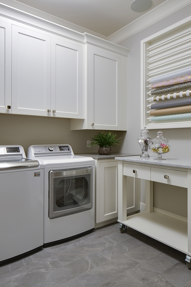 Collingwood by Benjamin Moore Grey laundry room Collingwood by Benjamin Moore paint color #CollingwoodbyBenjaminMoore Laundryroom