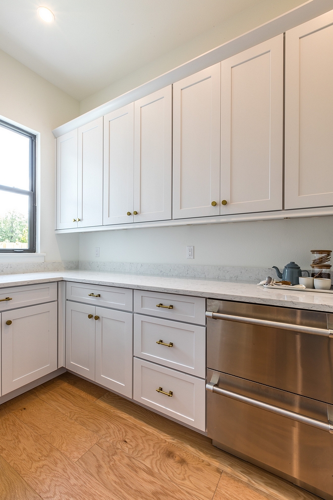 Benjamin Moore Simply White Cabinet Benjamin Moore Simply White OC-117 Cabinet Benjamin Moore Simply White Cabinet #BenjaminMooreSimplyWhite #BenjaminMooreSimplyWhiteCabinet #BenjaminMooreSimplyWhite #Cabinet