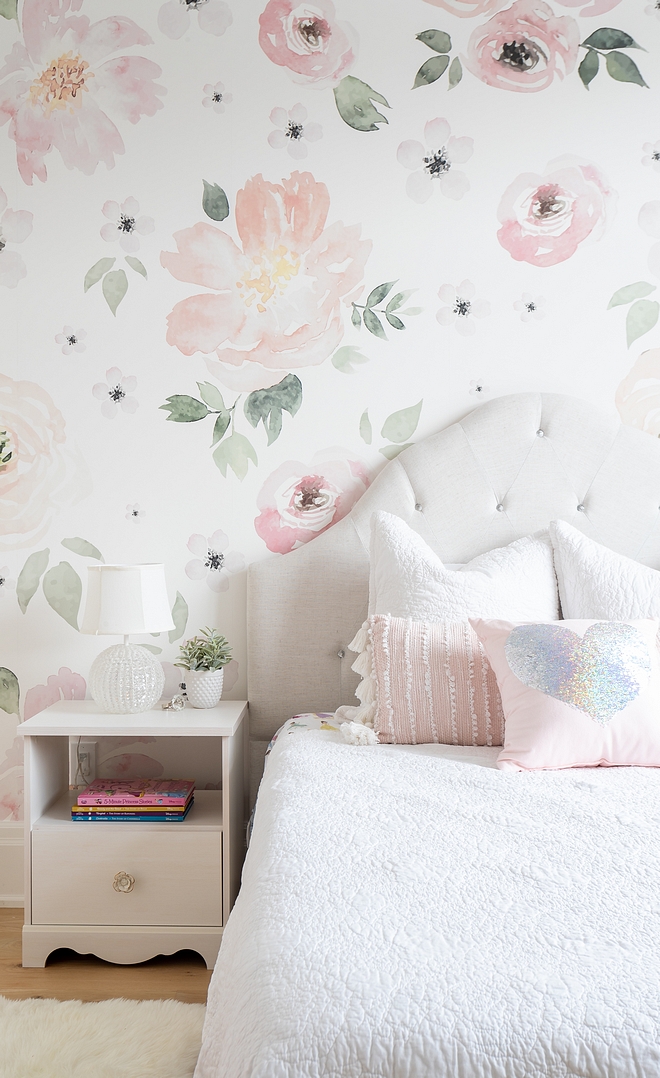 Pastel Floral Soft Floral Wallpaper Pastel Floral Wallpaper Nursery Wallpaper source on Home Bunch Pastel Floral Wallpaper Girls Bedroom Pastel Floral Wallpaper #PastelFloralWallpaper #FloralWallpaper