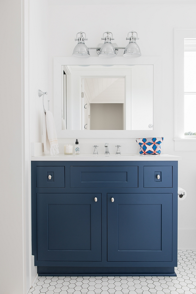 Benjamin Moore Hudson Bay Benjamin Moore Hudson Bay Cabinet Bathroom Cabinet Navy Blue Paint Color Benjamin Moore Hudson Bay #BenjaminMooreHudsonBay #BenjaminMoore