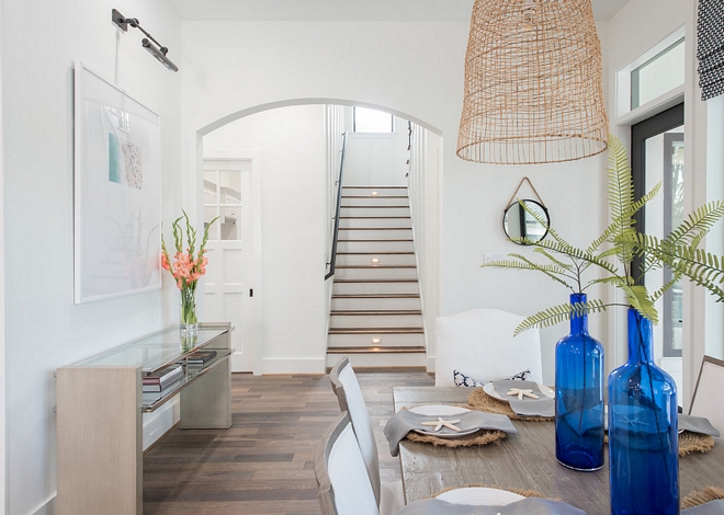 Dining Room Archway An archway adds distinction to this dining room #diningroom #archway