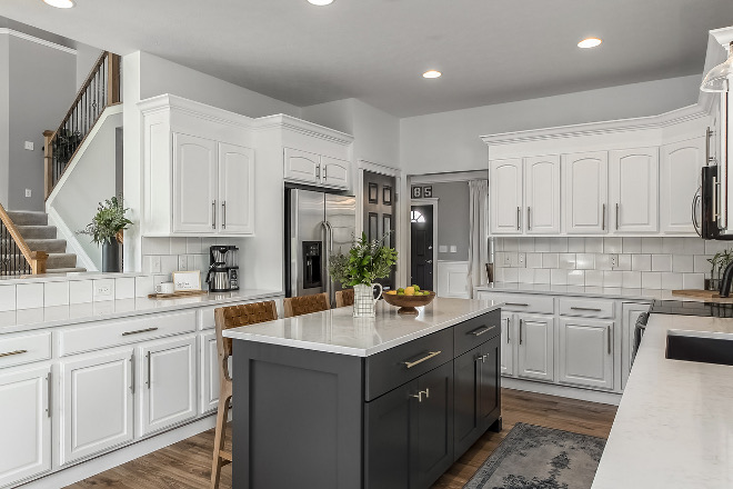 Benjamin Moore Chantilly Lace Best white paint color to use on existent cabinets Benjamin Moore Chantilly Lace Benjamin Moore Chantilly Lace #BenjaminMooreChantillyLace