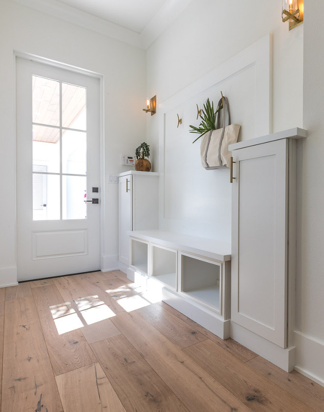 Mudroom Bench I like the idea of having a larger bench instead of having smaller lockers in a mudroom #mudroombench #mudroom #bench