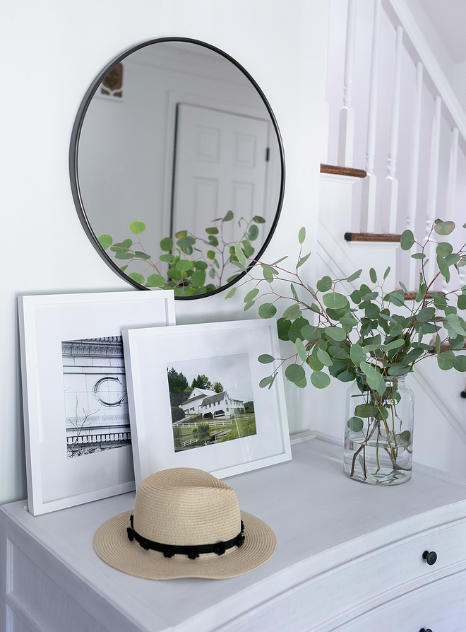 Foyer mirror Foyer metal round mirror above console table in foyer #foyer #mirror #foyermirror #consoletable #roundmirror #metalmirror