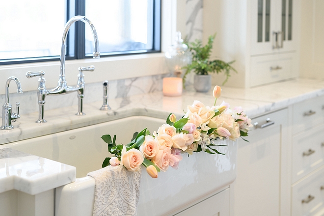 Kitchen sink Beautiful Kohler farmhouse sink with classic bridge faucet #kitchen #sink #farmhousesink #bridgefaucet