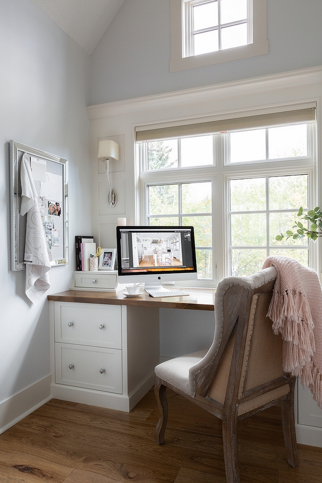 Small Office Built in Desk Paint color is Site White by Sherwin Williams #SmallOffice #BuiltinDesk #Paintcolor #SiteWhitebySherwinWilliams