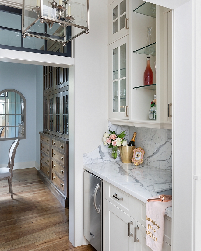 Butlers pantry The butler’s pantry is located between the dining room and kitchen, and includes a sink, glass / bottle storage and an icemaker #Butlerspantry