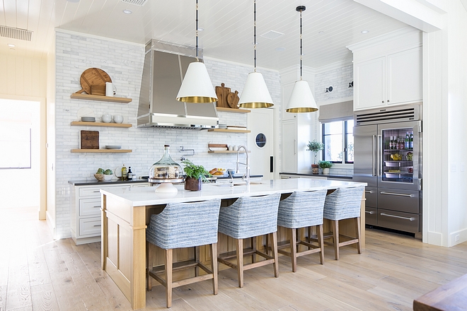 Kitchen Cabinetry Shaker Doors Painted Benjamin Moore White Dove #KitchenCabinetry #ShakerDoors #shakerkitchen #BenjaminMooreWhiteDove