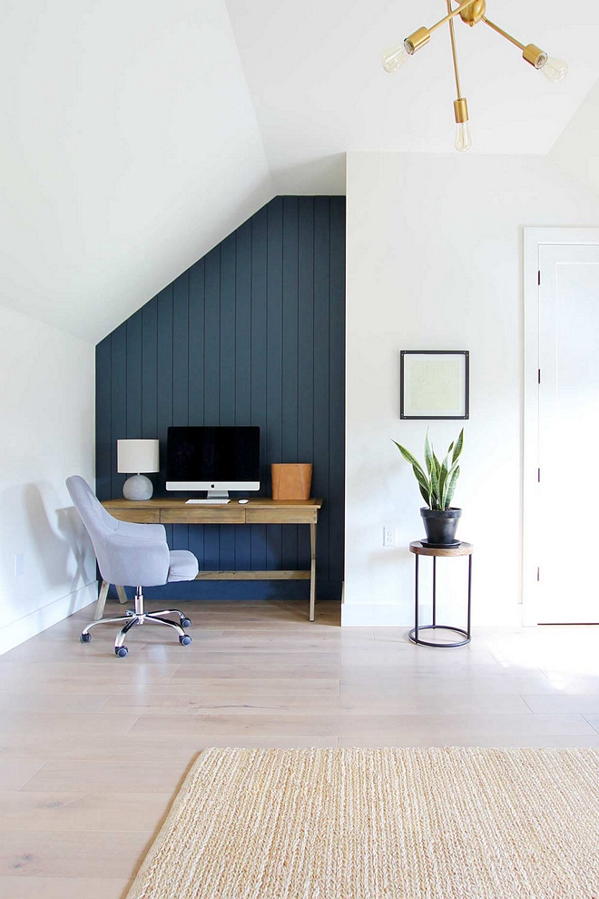 Vertical shiplap painted in Benjamin Moore Hale Navy Accent wall shiplap Vertical shiplap Benjamin Moore Hale Navy #Accentwallshiplap #shiplapaccentwall #Verticalshiplap #BenjaminMooreHaleNavy