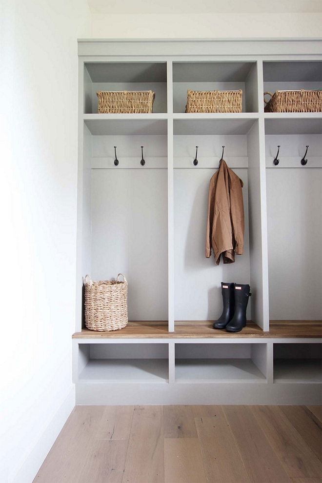 DIY Mudroom Lockers DIY Mudroom Lockers with White Oak bench DIY Mudroom Lockers DIY Mudroom Lockers #DIYMudroomLockers #DIYLockers #MudroomLockers