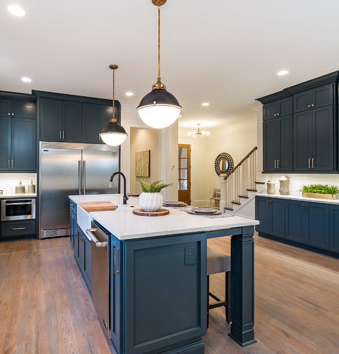 Hale Navy Benjamin Moore Hale Navy Benjamin Moore Custom kitchen cabinets custom kitchen island Hale Navy Benjamin Moore #HaleNavy #BenjaminMoore