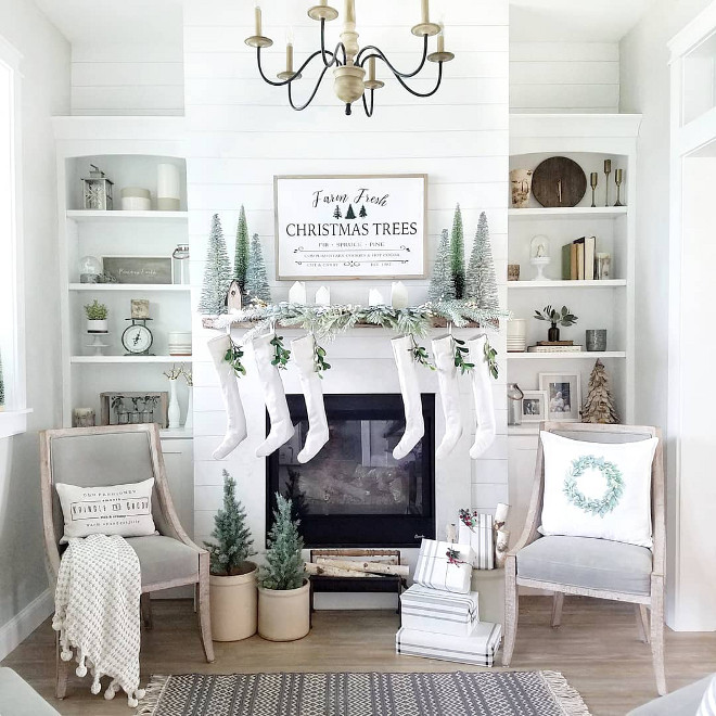 White Christmas Decor How to decorate with white Christmas decor Paint is Sherwin-Williams Pure White #Paint #SherwinWilliamsPureWhite