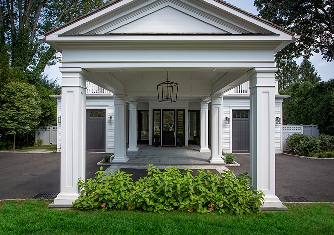 Porte-cochère Porte-cochère Classic home with Porte-cochère A timeless Porte-cochère extents the front porch Notice the two garages flanking the Porte-cochère Porte-cochère #Portecochère