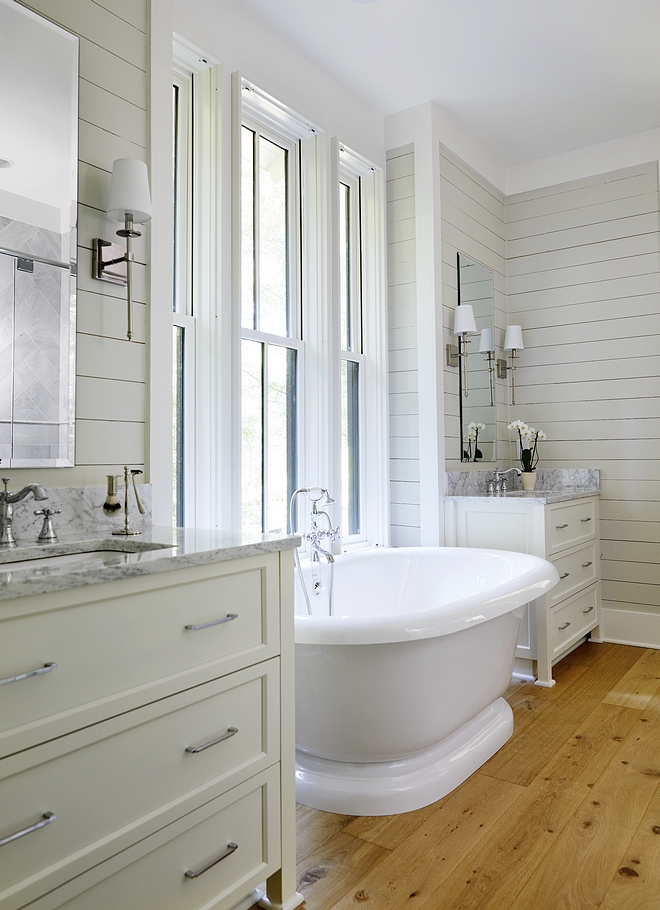 Sherwin Williams SW7637 Oyster White Bathroom Wall Details 1x6 Shiplap Horizontal Sherwin Williams SW7637 Oyster White paint color #SherwinWilliamsSW7637OysterWhite #SherwinWilliamsOysterWhite #SherwinWilliamsSW7637