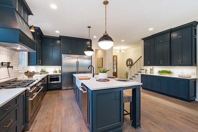 Navy blue kitchen Navy blue kitchen design Painted blue kitchen cabinet design ideas Navy blue kitchens Navy blue kitchen #Navybluekitchen #Navykitchen #bluekitchen