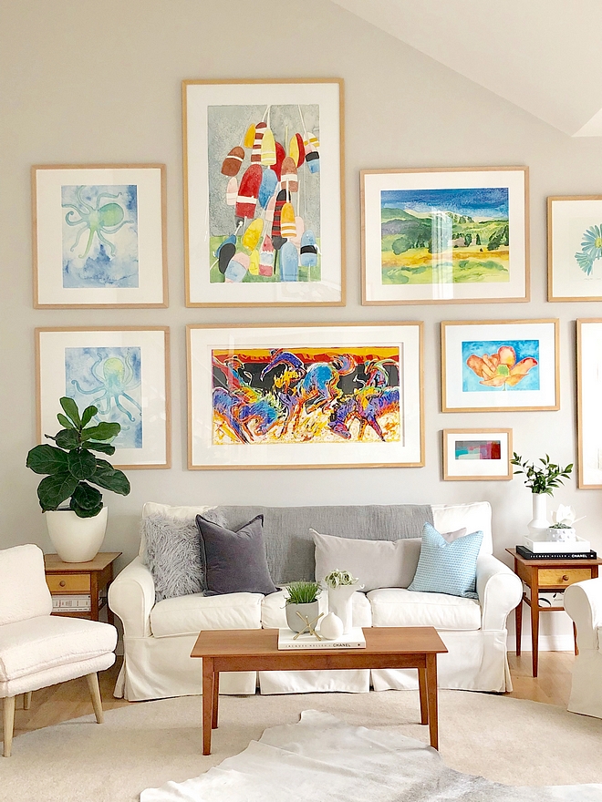 Art Gallery Inspiration Artwork against neutral wall color, Benjamin Moore Balboa Mist #artwork #BenjaminMoore #BalboaMist