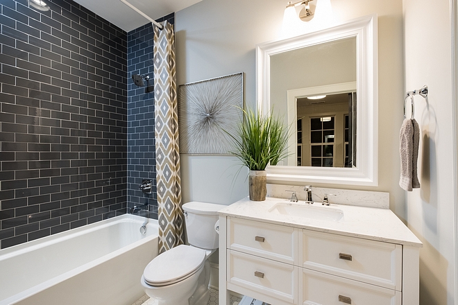 Small Bathroom Paint Color Benjamin Moore Moonshine Benjamin Moore Moonshine Small Bathroom Paint Color Benjamin Moore Moonshine #SmallBathroomPaintColor #BenjaminMooreMoonshine