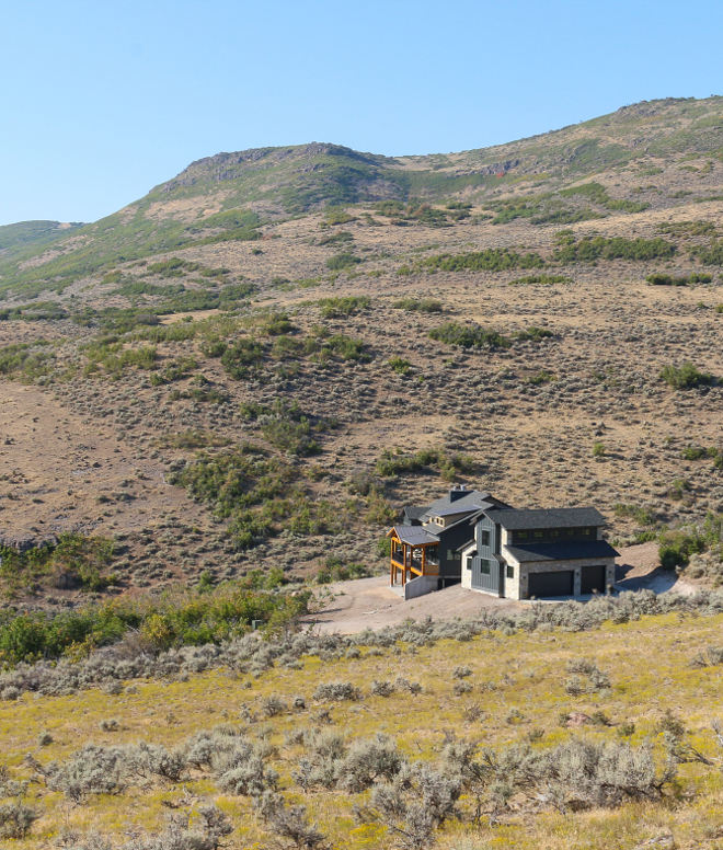 Sherwin Williams Iron Ore SW 7069 Mountain Desert Home painted in Sherwin Williams Iron Ore SW 7069 #SherwinWilliamsIronOre #SW7069