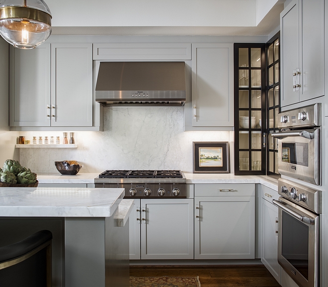 Sherwin Williams SW7016 Mindful Light grey kitchen cabinet paint color Perimeter cabinets are Sherwin Williams SW7016 Mindful #lightgreycabinet #paintcolor #SherwinWilliamsSW7016Mindful