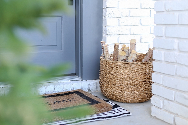 Layered door mats A Welcome mat is always a classic addition to any front door and it looks even better when layered with an outdoor runner under it #doormat #Layereddoormats