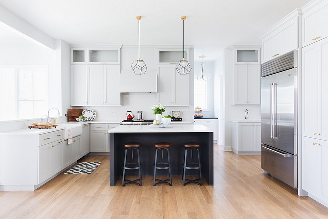 Kitchen peninsula Kitchen layout with peninsula This kitchen was really well-designed. Adding a peninsula between the kitchen and dining area adds more storage and counter space #kitchenpeninsula #kitchen #kitchenlayout