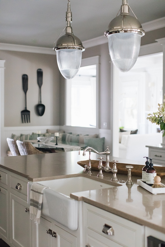 Non white countertop Neutral Quartz Countertop Non white countertop Kitchen with non white countertop ideas Caesarstone Shitake countertop #CaesarstoneShitake #quartzcountertop #Nonwhitecountertop #Neutralcountertop #Quartz #Countertop