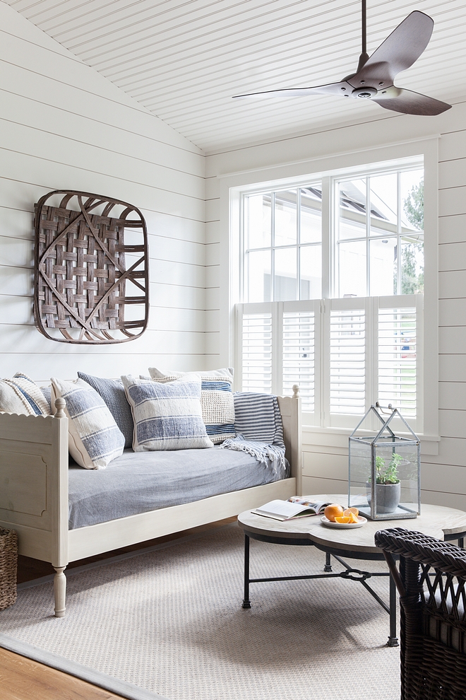 Paint color Benjamin Moore White Dove OC-17 shiplap clad walls Paint color Benjamin Moore White Dove OC-17 shiplap clad walls Paint color Benjamin Moore White Dove OC-17 shiplap clad walls #Paintcolor #BenjaminMooreWhiteDoveOC17 #shiplap #shiplapcladwalls