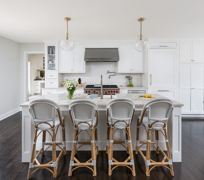 Best Crisp White Paint Color for Kitchens Interior Designer Choices Best Crisp White Paint Color for Kitchens List of best white paint colors Interior Designer Choices Best Crisp White Paint Color for Kitchens #InteriorDesignerChoices #BestCrispWhitePaintColor #WhiteKitchens #InteriorDesigner #paintcolor