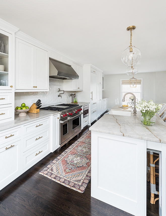 Benjamin Moore Super White Kitchen Cabinetry and Trim paint Color Benjamin Moore Super White Benjamin Moore Super White #BenjaminMooreSuperWhite