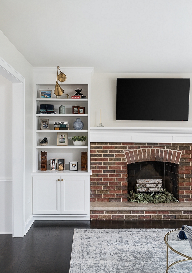 Traditional Living room with unpainted brick fireplace Just update built ins on sides for a custom look Traditional Living room with unpainted brick fireplace ideas Traditional Living room with unpainted brick fireplace Traditional Living room with unpainted brick fireplace #TraditionalLivingroom #Livingroom #unpaintedbrick #unpaintedbrickfireplace #brickfireplace