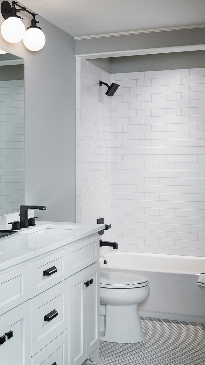 Classic White Bathroom with black accents Renovation Classic White Bathroom with black accents Renovation Ideas Classic White Bathroom with black accents Renovation #ClassicWhiteBathroom #bathroom #Bathroomrenovation