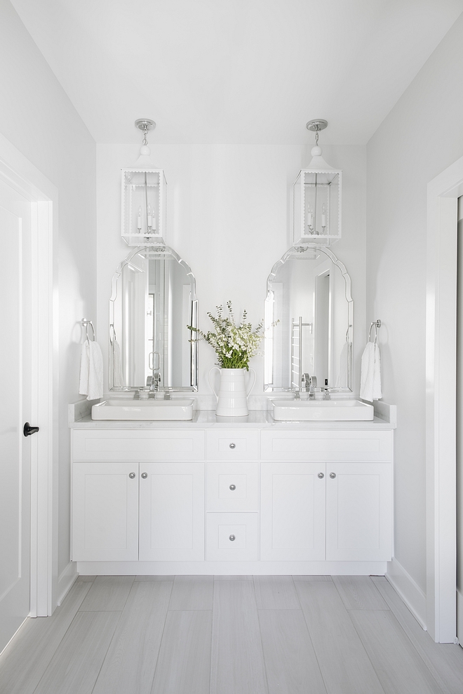 The master bathroom feels serene and calming Countertop is Marma Blanca Onyx White Onyx #masterbathroom #Countertop #MarmaBlancaOnyx #WhiteOnyx